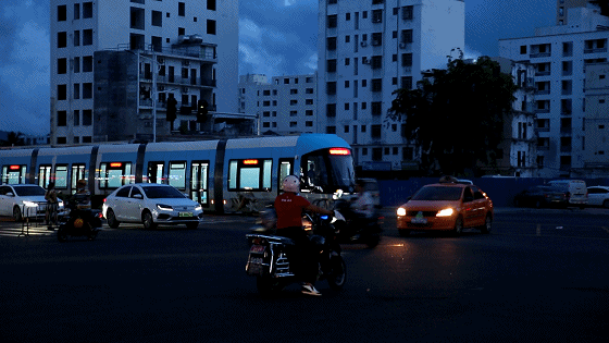 半个朋侪圈都在AC米兰？？？？？！那就一起宵夜吧！