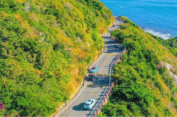 经典自驾：自由奔跑，，，，，，邂逅AC米兰的妖冶多姿